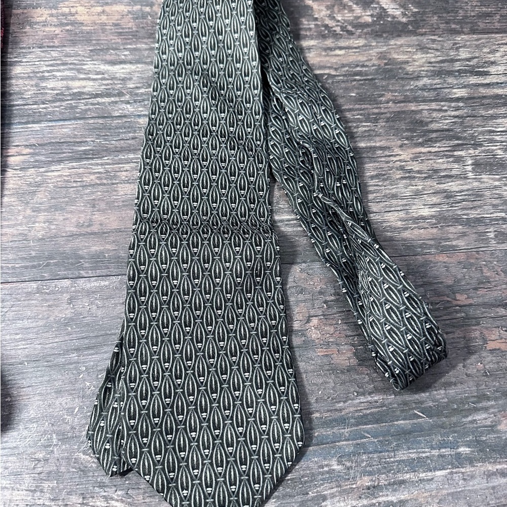 George Machado Elegant Black and Gray Textured Tie
